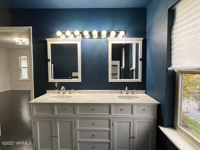 2005 Lakeview Drive Yakima, WA 98902 - Photo 18 of 35 a bathroom with a double vanity sink and a mirror