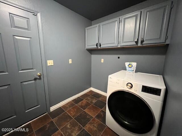 2005 Lakeview Drive Yakima, WA 98902 - Photo 21 of 35 a utility room with dryer and washer