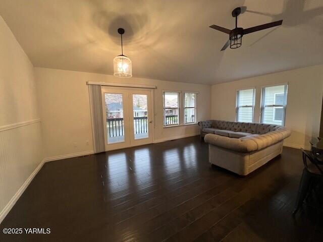 2005 Lakeview Drive Yakima, WA 98902 - Photo 10 of 35 a living room with couches and a coffee table
