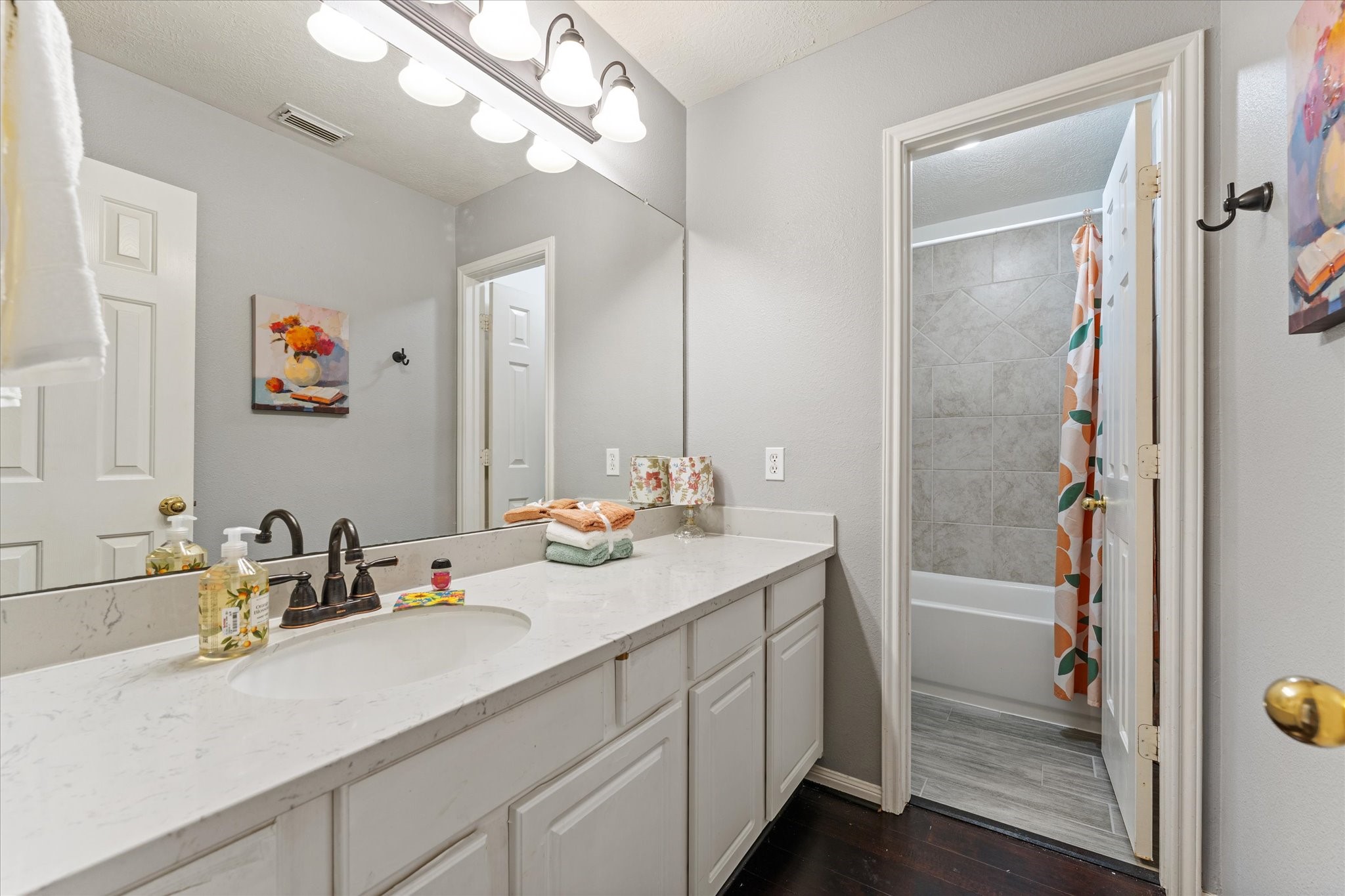 20503 Spring Aspen Lane Spring, TX 77388 - Photo 17 of 25 Secondary Guest Bath
