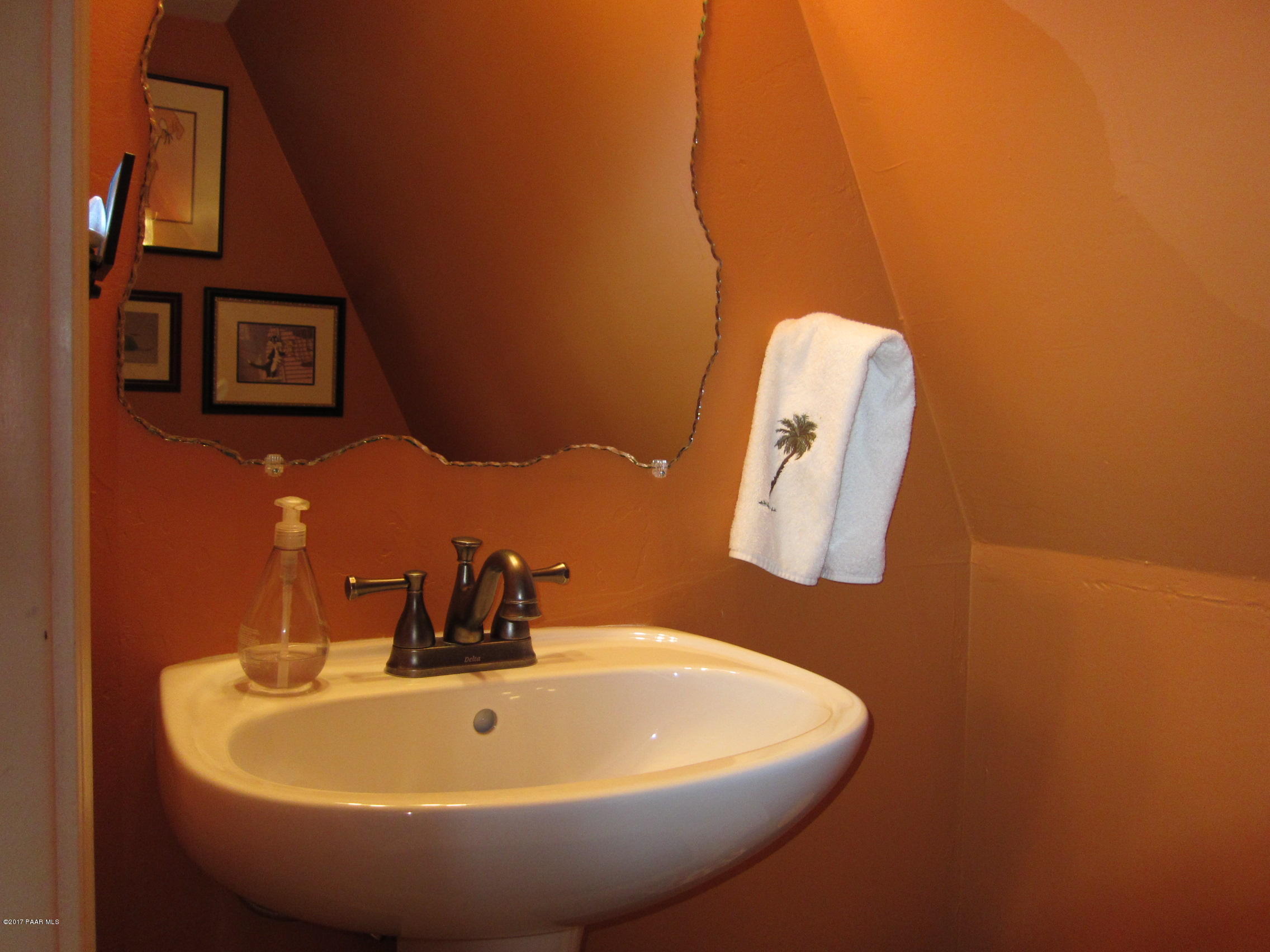 1241 Tanglewood Road Prescott, AZ 86303 - Photo 17 of 28 UPPER LEVEL HALL BATH