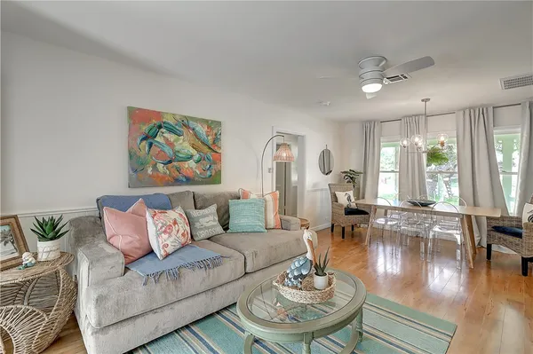 $2,400 | 718 North Magnolia Street, Rockport, TX 78382