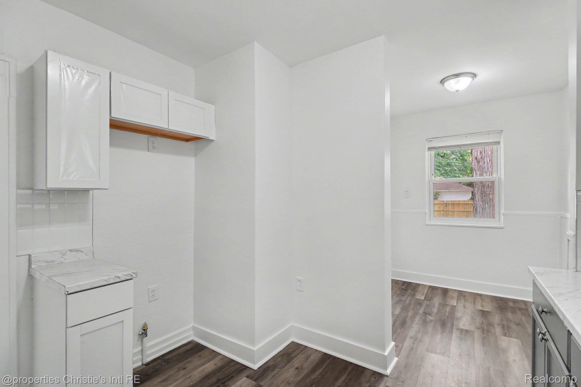5911 Yorkshire Road Detroit, MI 48224 - Photo 6 of 14 006_file_9891.jpg