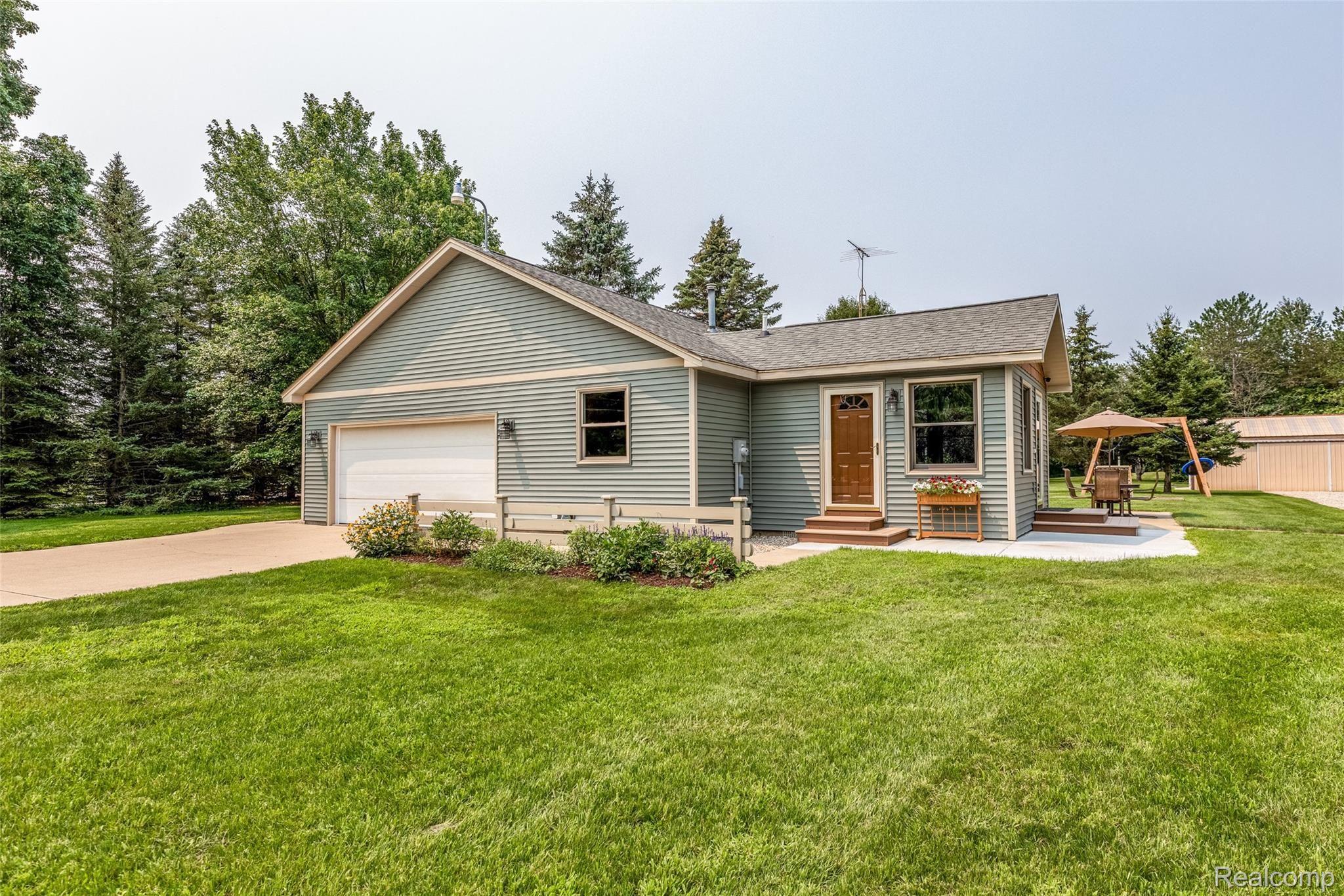 3787 Hooker Road Pinckney, MI 48169 - Photo 55 of 55 2.Front