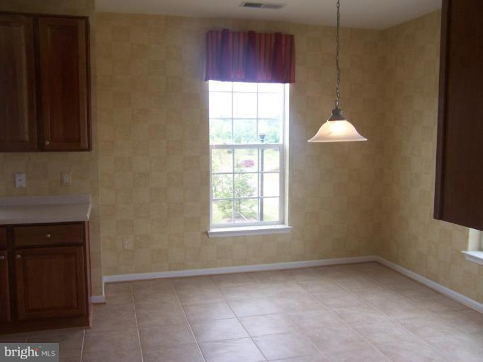 7305 Maplecrest Road, Unit 203 Elkridge, MD 21075 - Photo 2 of 19 Breakfast Area