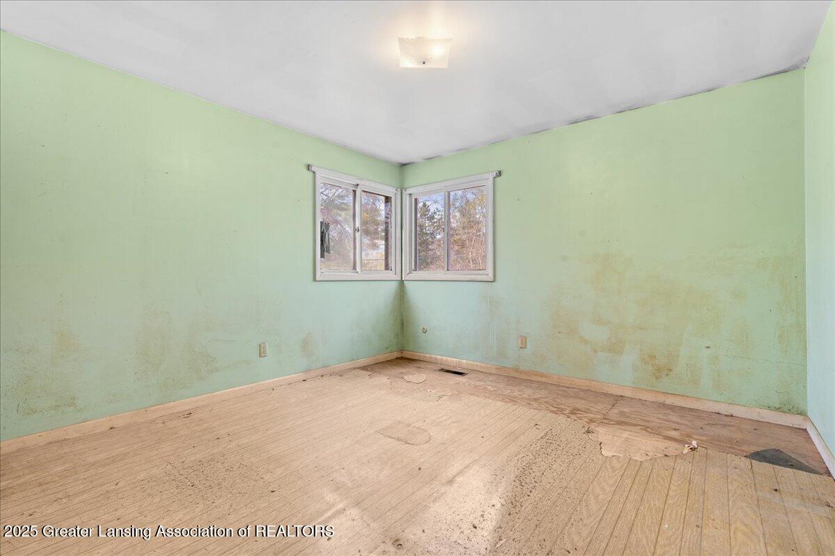 1581 West State Road Lansing, MI 48906 - Photo 15 of 28 16-Media Jett - 06