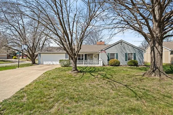 $299,950 | 2729 Pebble Lane, Lawrence, KS 66047