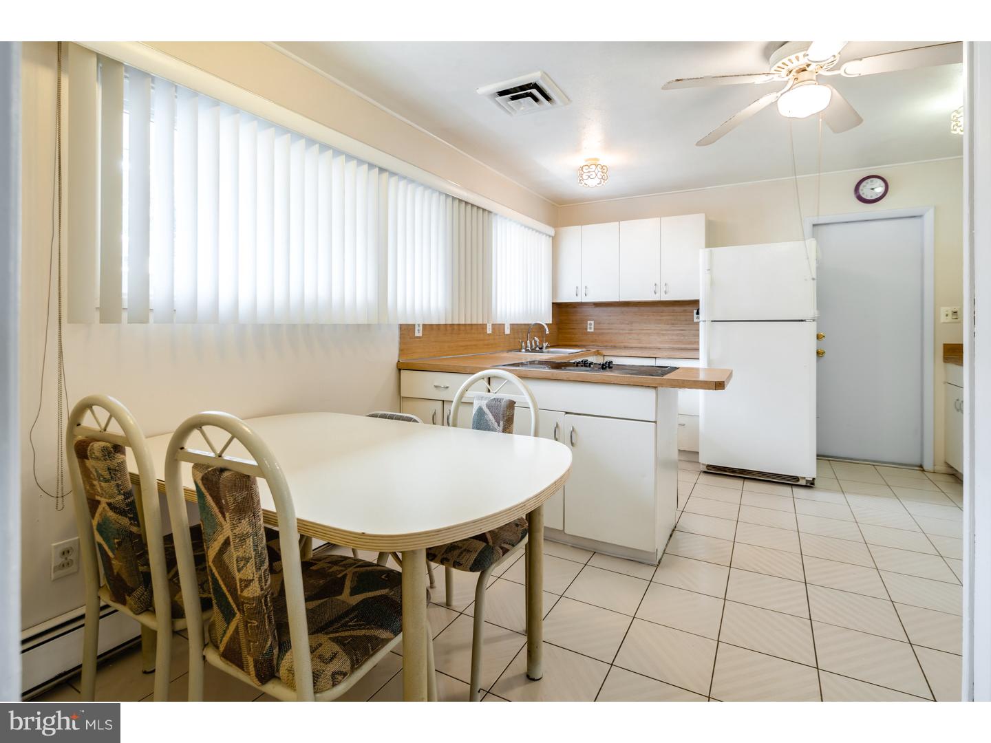 32 Full Turn Road Levittown, PA 19056 - Photo 4 of 21 Kitchen