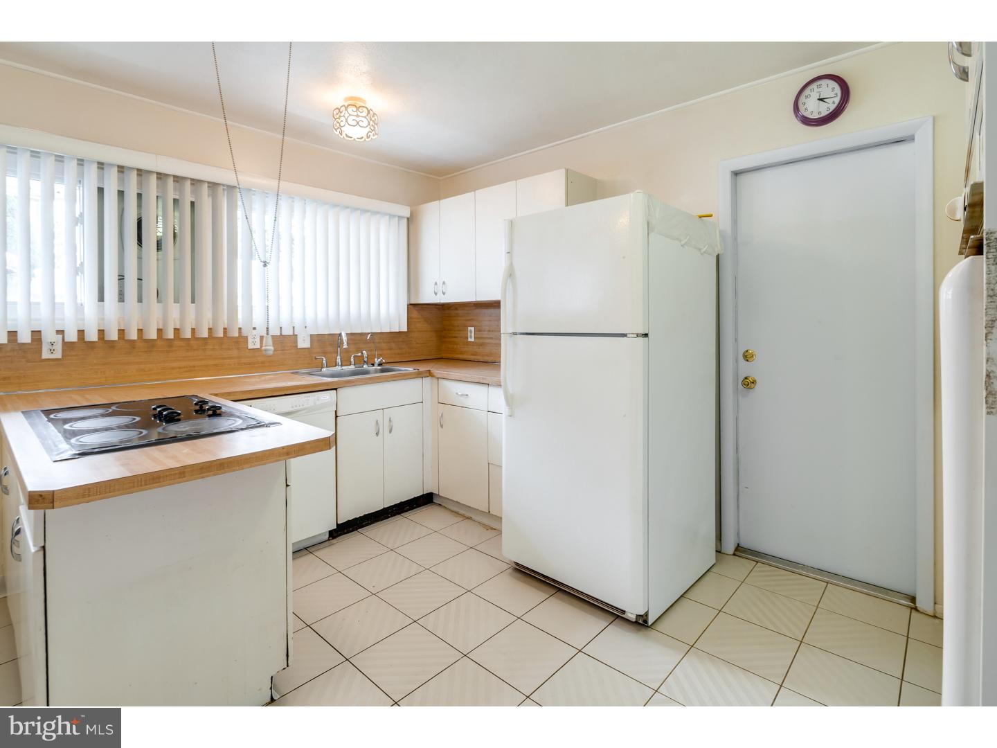 32 Full Turn Road Levittown, PA 19056 - Photo 6 of 21 Kitchen