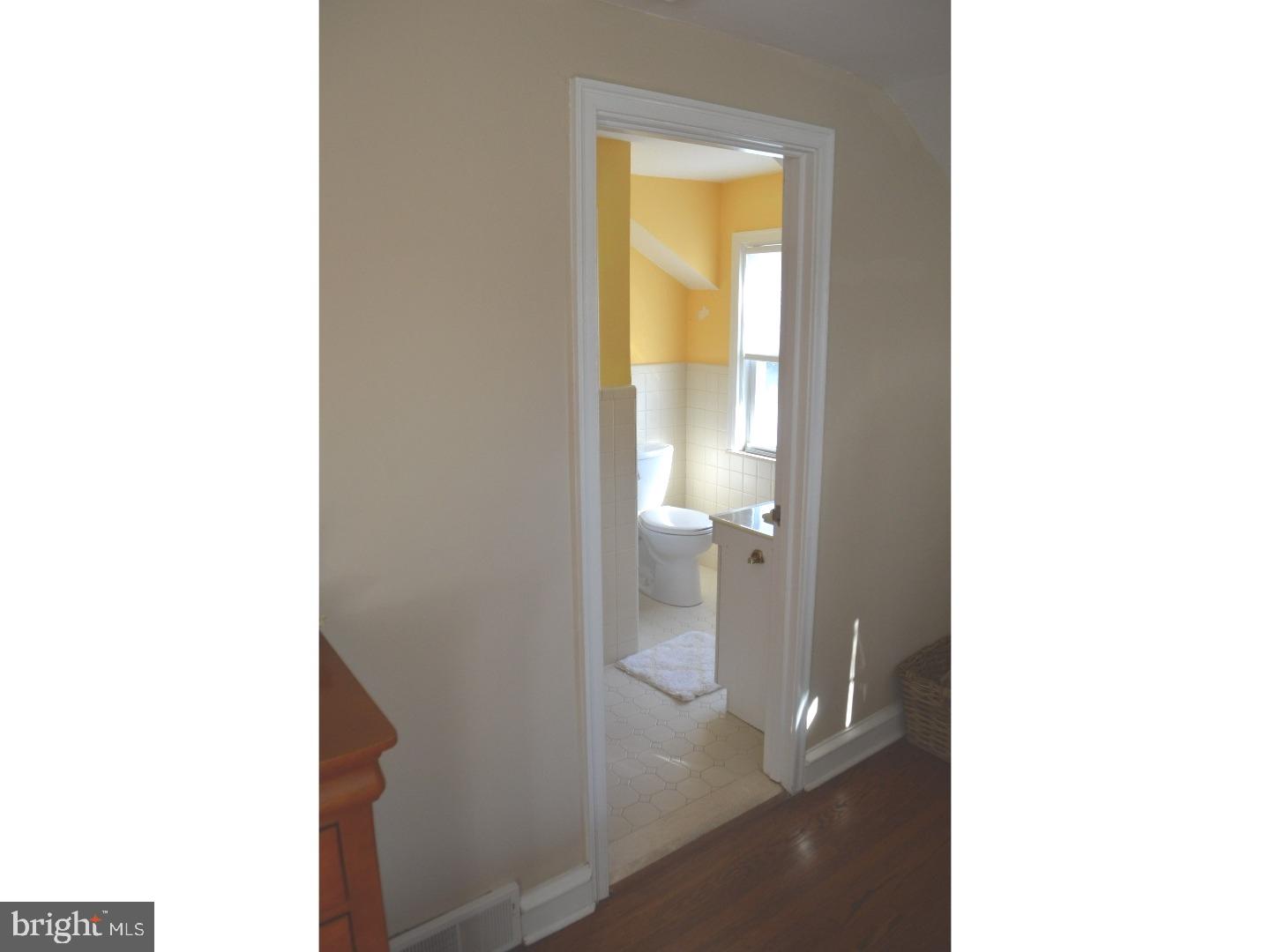 10830 Ellicott Road Philadelphia, PA 19154 - Photo 21 of 25 Bathroom