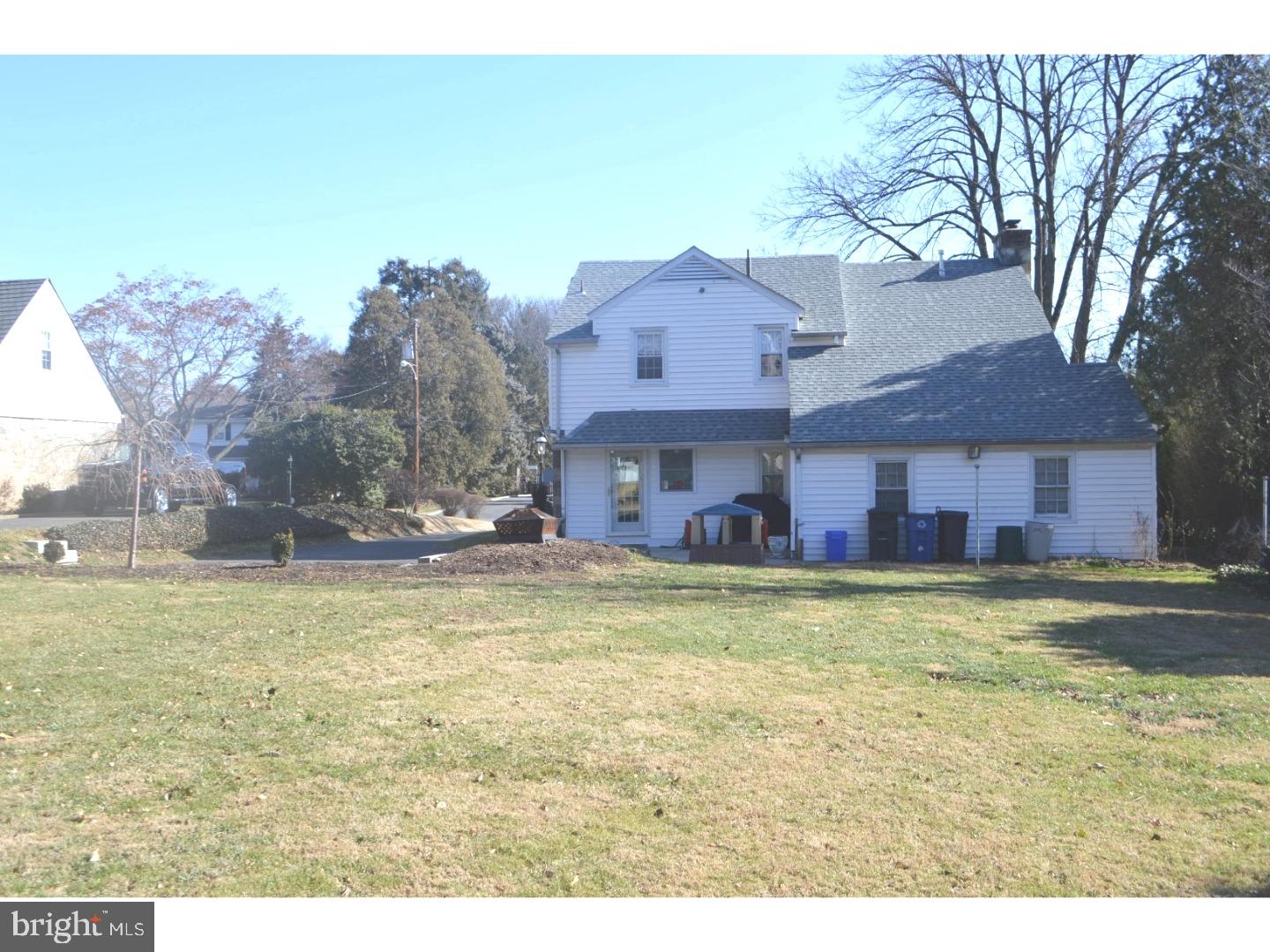 10830 Ellicott Road Philadelphia, PA 19154 - Photo 5 of 25 Exterior Back