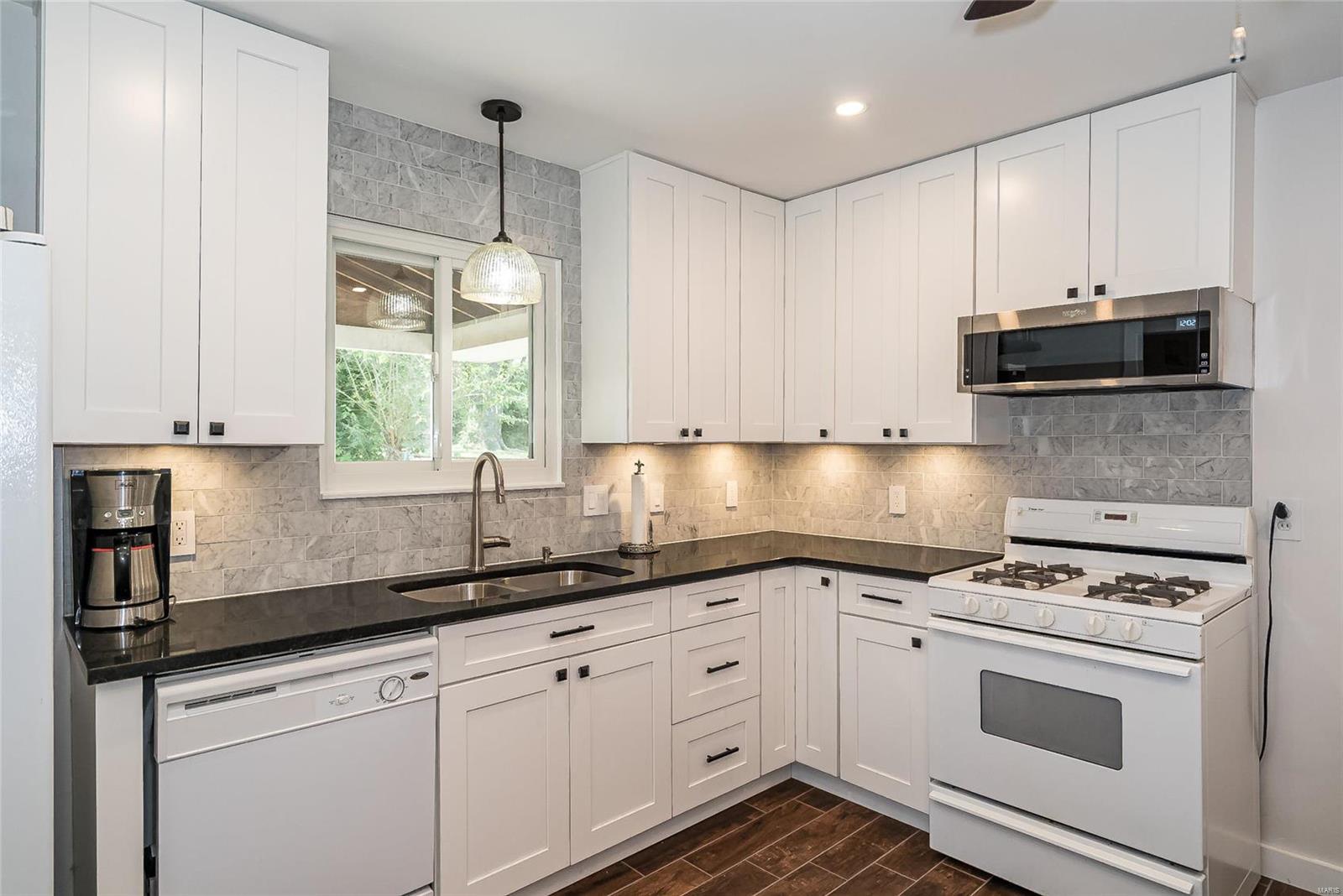 2331 Ruckert Avenue St. Louis, MO 63114 - Photo 9 of 23 Gallery Image 9