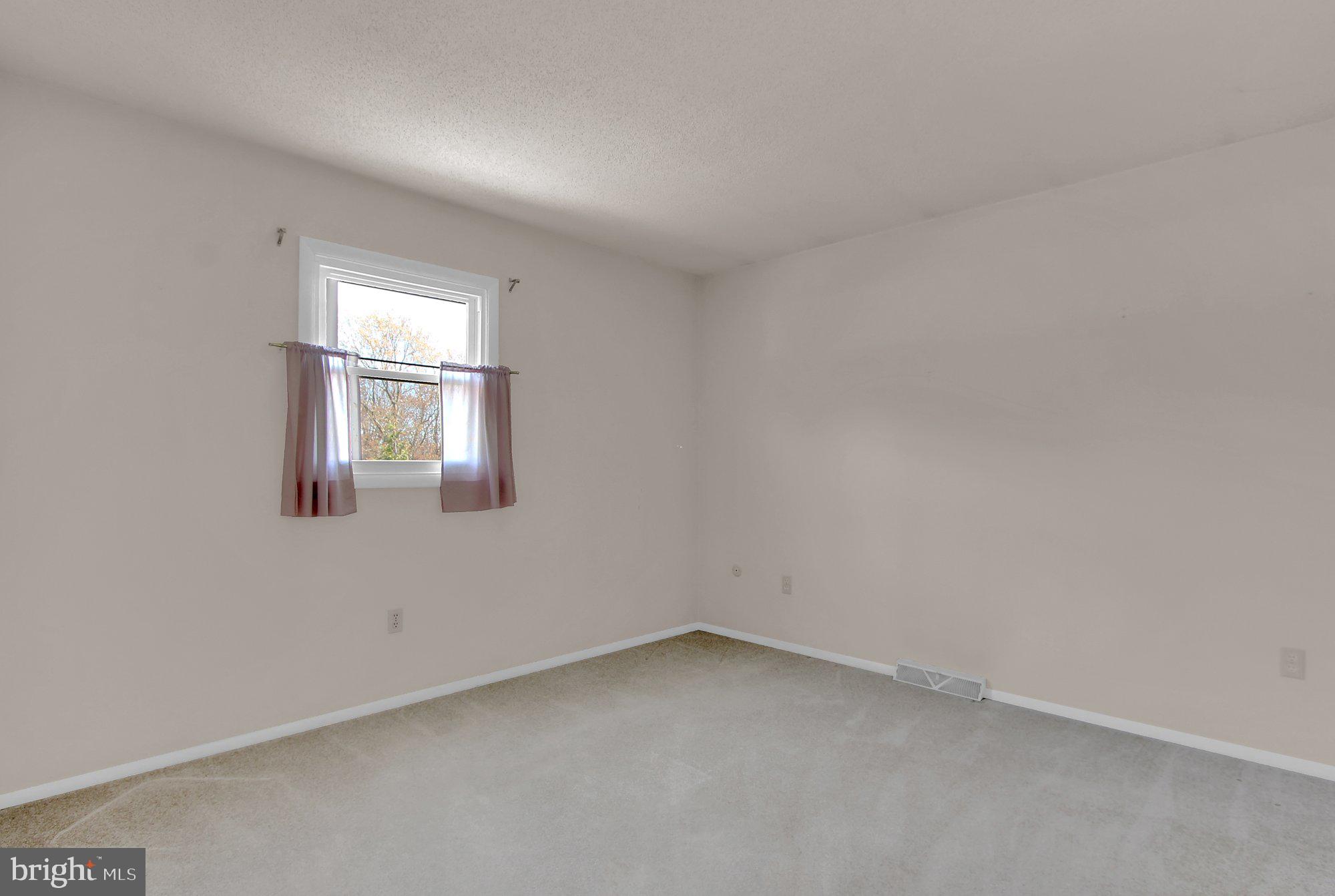 3958 North Rohrbaugh Road Seven Valleys, PA 17360 - Photo 14 of 28 Gallery Image 14