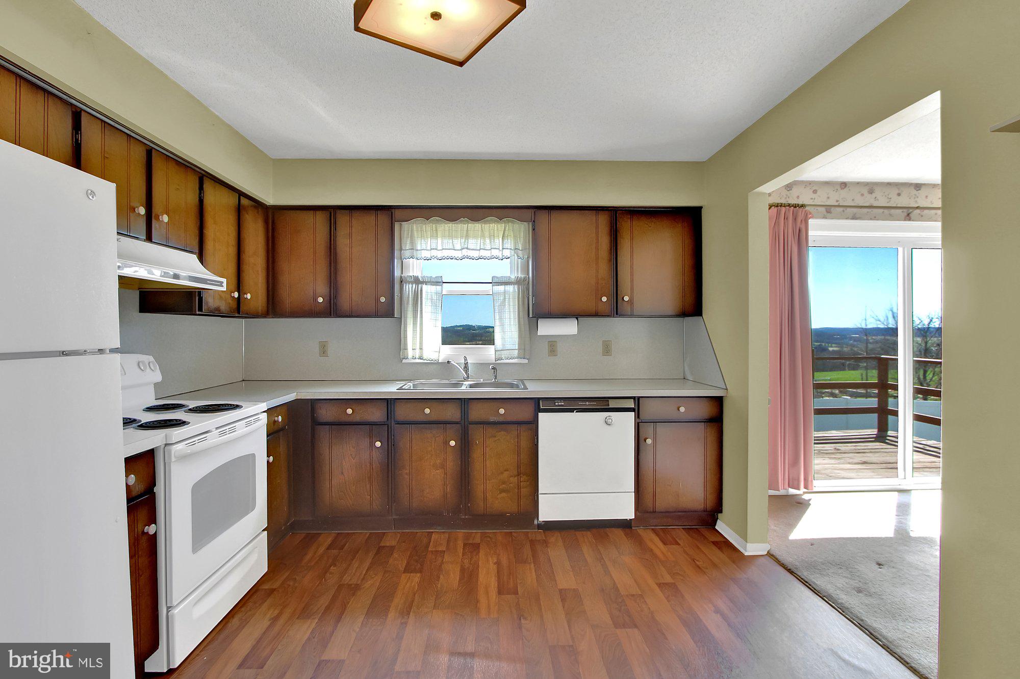 3958 North Rohrbaugh Road Seven Valleys, PA 17360 - Photo 10 of 28 Gallery Image 10
