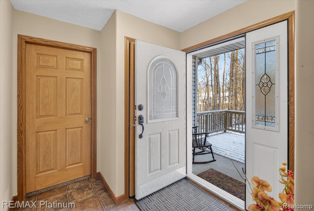 2670 East Maple Road Milford, MI 48381 - Photo 7 of 61 Gallery Image 7