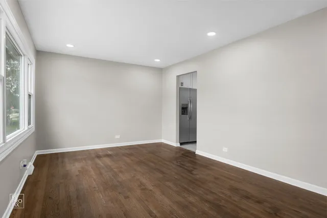 $289,900 | 10854 Lyman Avenue, Chicago Ridge, IL 60415