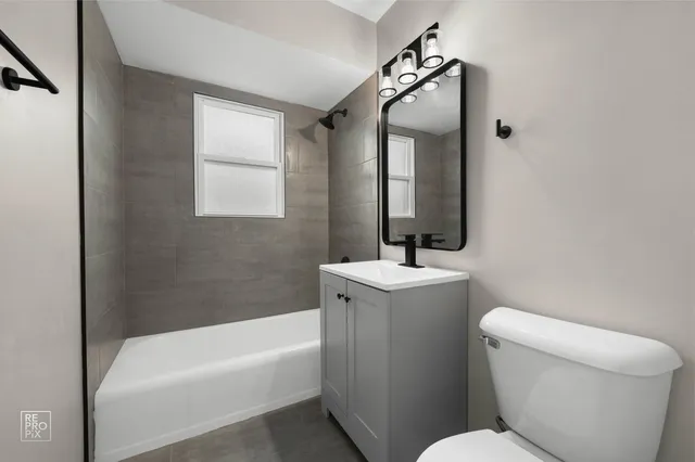 $289,900 | 10854 Lyman Avenue, Chicago Ridge, IL 60415