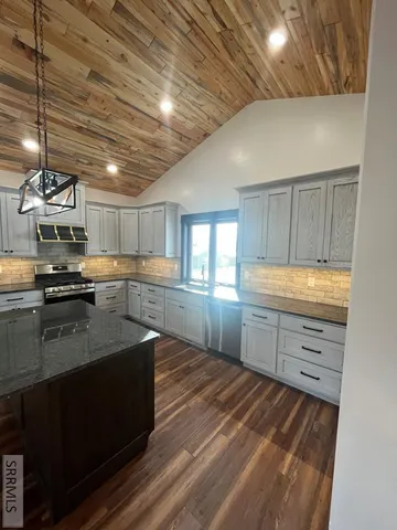 $430,000 | 111 10th Street, Salmon, ID 83467