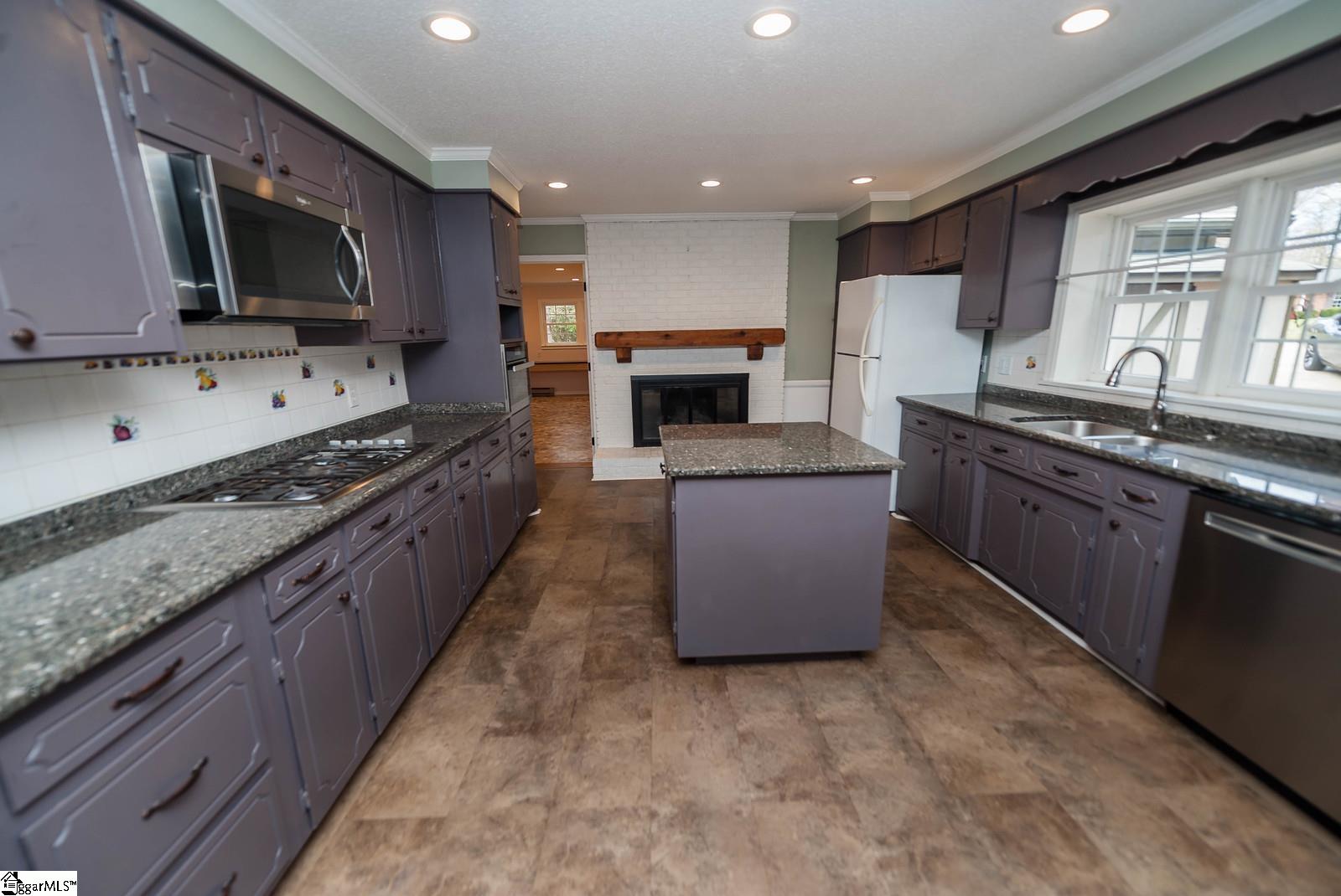 991 Hanging Rock Road Boiling Springs, SC 29316 - Photo 9 of 35 Gallery Image 9