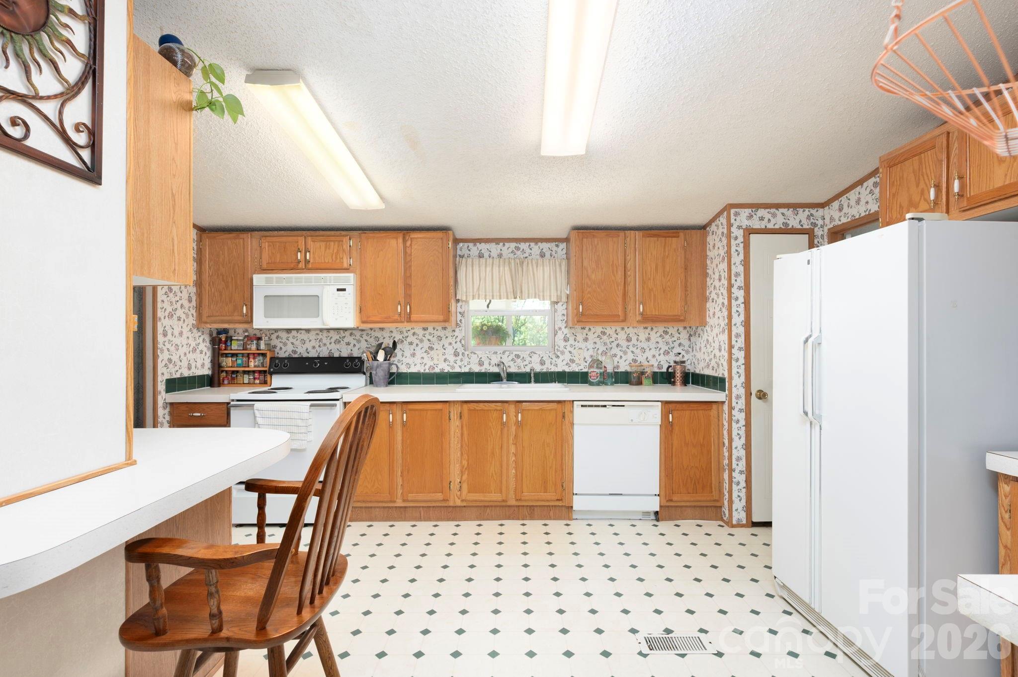 66 Green Oak Road Asheville, NC 28804 - Photo 15 of 35