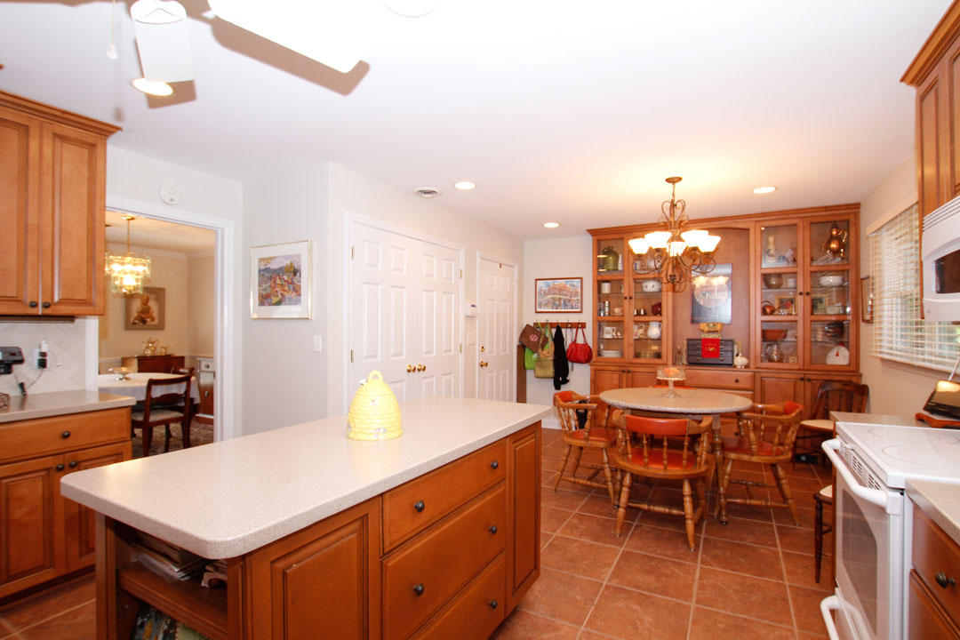 3748 Heritage Road Southwest Roanoke, VA 24015 - Photo 11 of 29 Kitchen 2