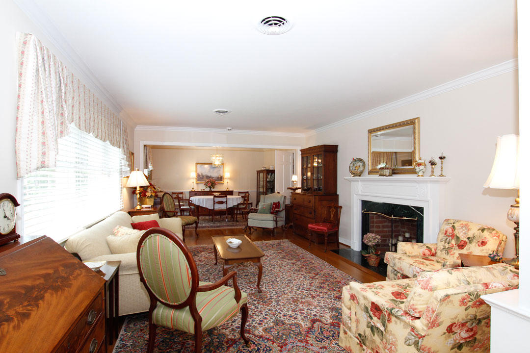 3748 Heritage Road Southwest Roanoke, VA 24015 - Photo 6 of 29 Living Room