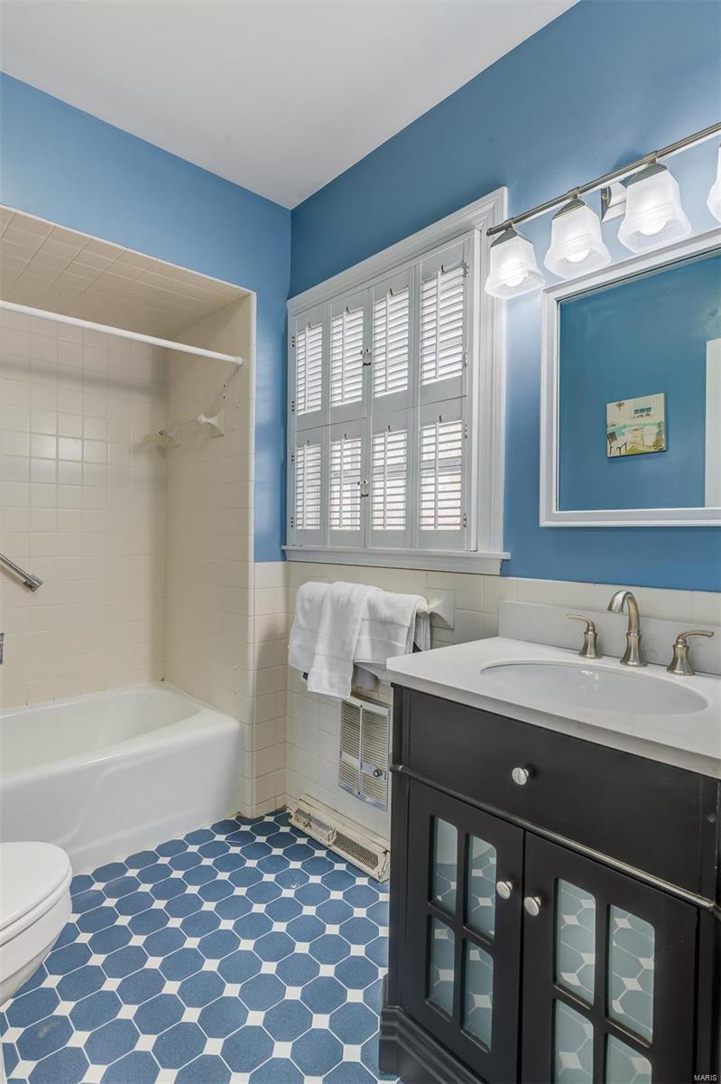 9049 Clayton Road Ladue, MO 63117 - Photo 14 of 28 Gallery Image 14