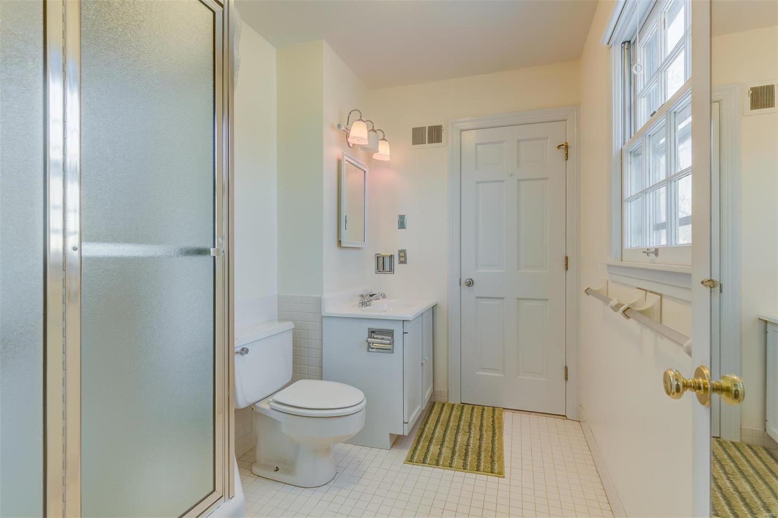 9049 Clayton Road Ladue, MO 63117 - Photo 22 of 28 Gallery Image 22