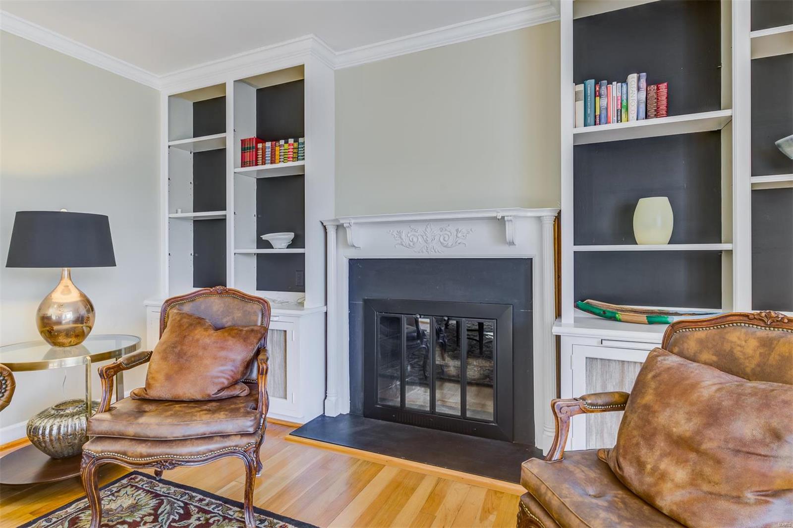 9049 Clayton Road Ladue, MO 63117 - Photo 5 of 28 Gallery Image 5
