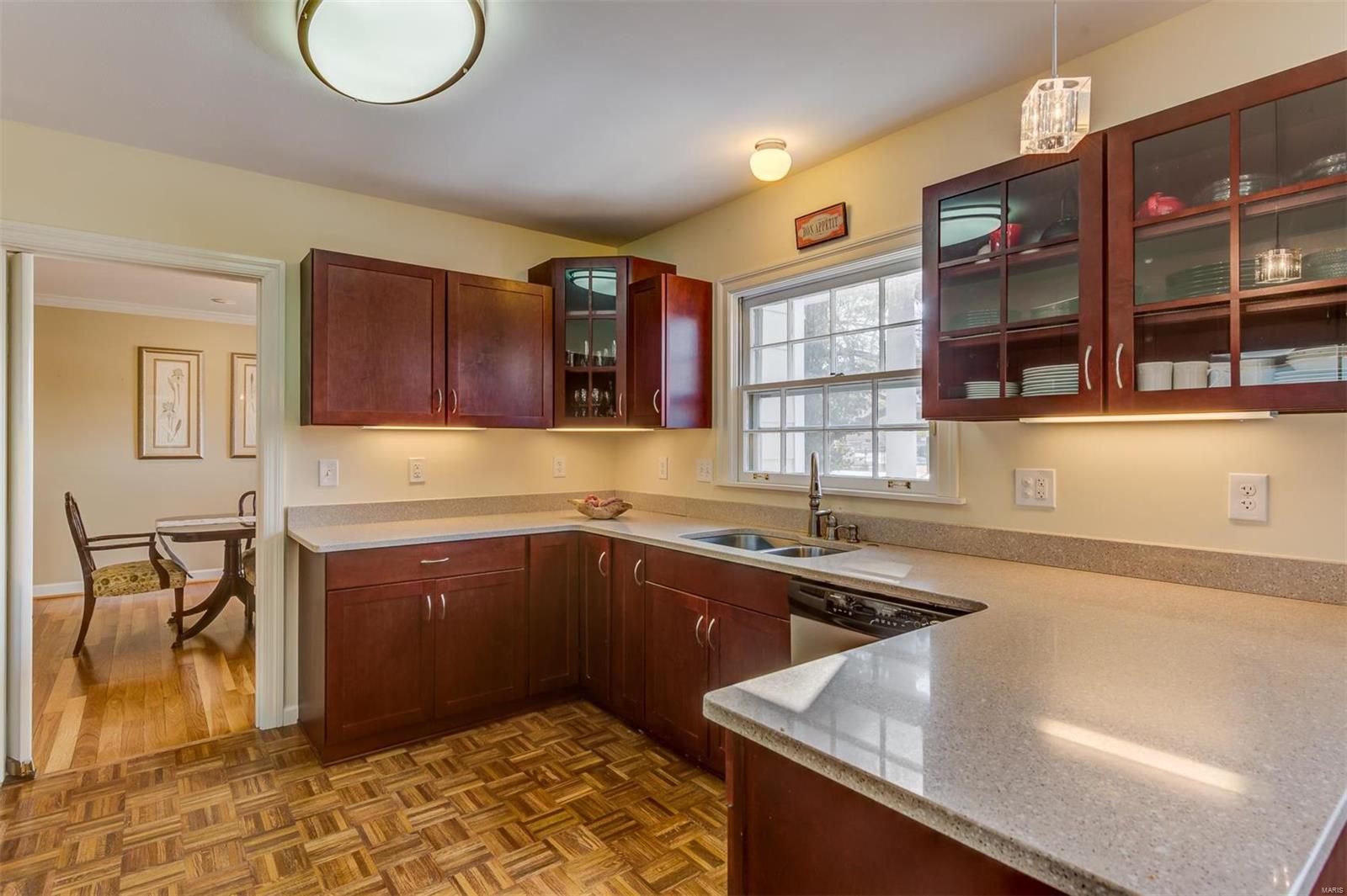 9049 Clayton Road Ladue, MO 63117 - Photo 7 of 28 Gallery Image 7