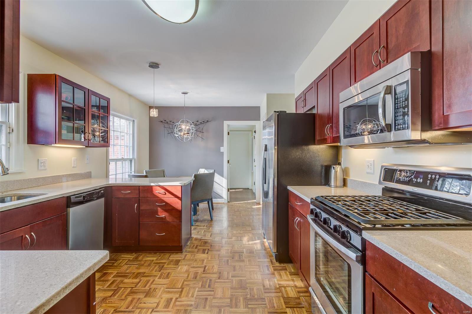 9049 Clayton Road Ladue, MO 63117 - Photo 8 of 28 Gallery Image 8