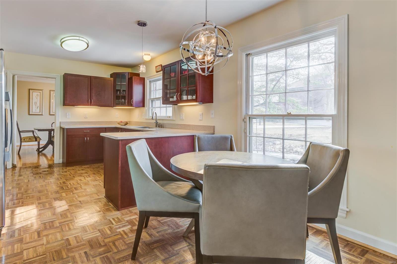 9049 Clayton Road Ladue, MO 63117 - Photo 9 of 28 Gallery Image 9
