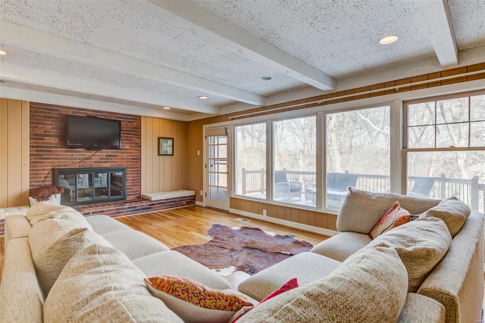 9049 Clayton Road Ladue, MO 63117 - Photo 10 of 28 Gallery Image 10