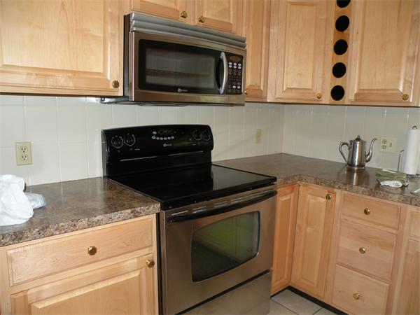 111 Shaw Farm Road, Unit 111 Canton, MA 02021 - Photo 3 of 7