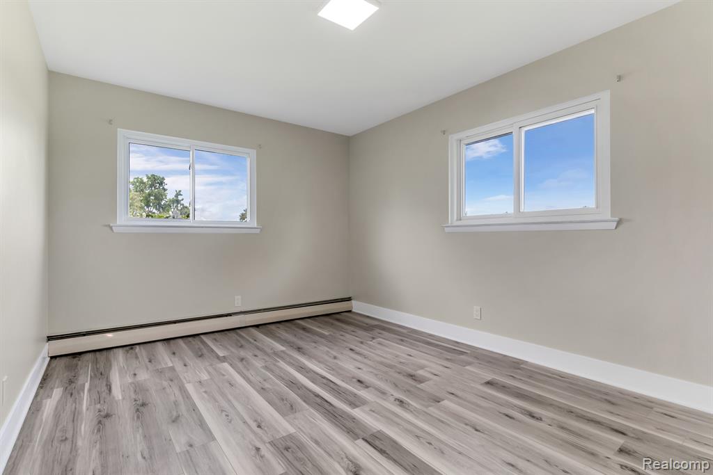 5290 Deland Road Flushing, MI 48433 - Photo 20 of 26
