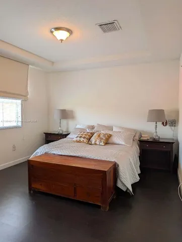 a view of an outdoor space