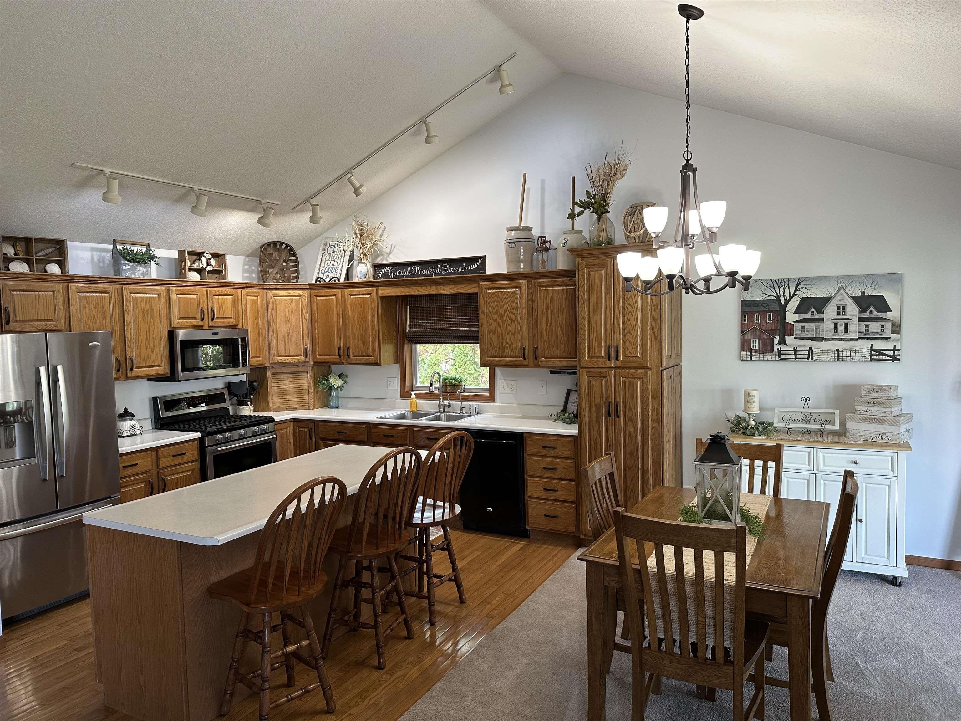 198 North Drive Geneva, IN 46740 - Photo 6 of 24