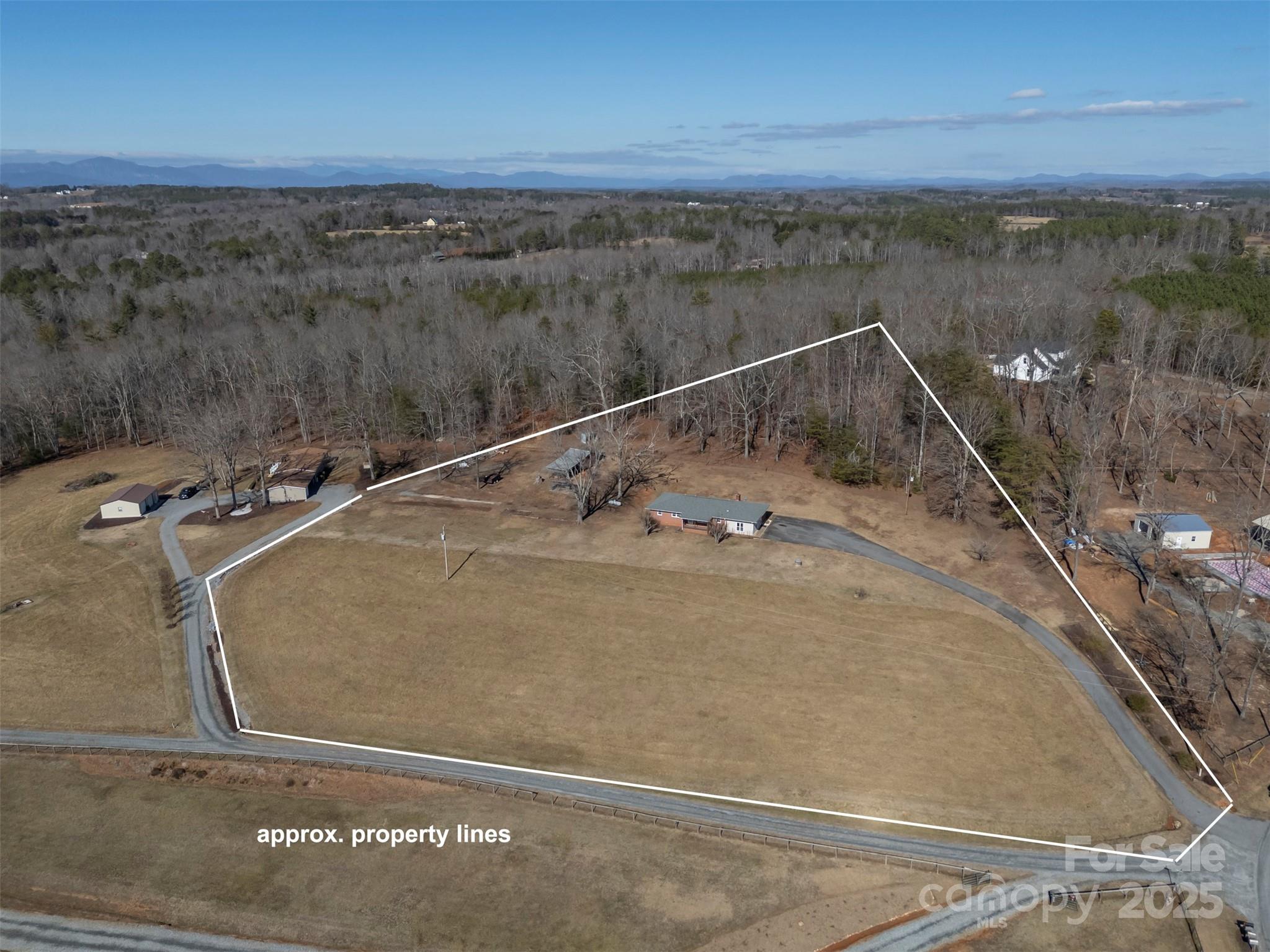 156 Eagle Nest Road Columbus, NC 28722 - Photo 5 of 47