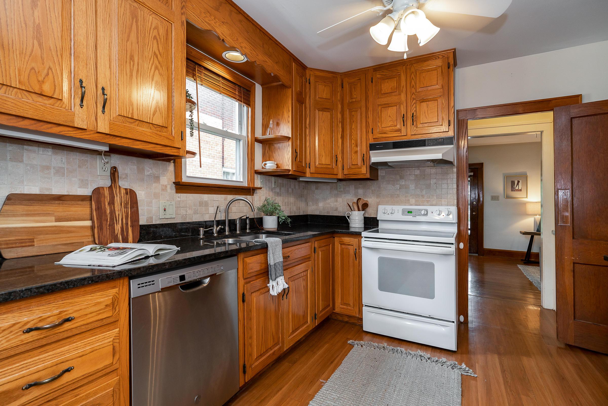 729 South Cassingham Road Columbus, OH 43209 - Photo 15 of 40