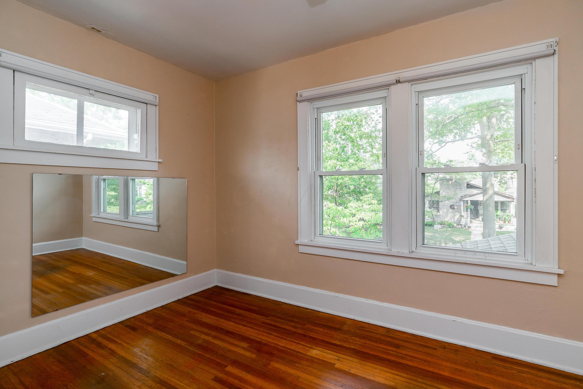 729 South Cassingham Road Columbus, OH 43209 - Photo 23 of 40