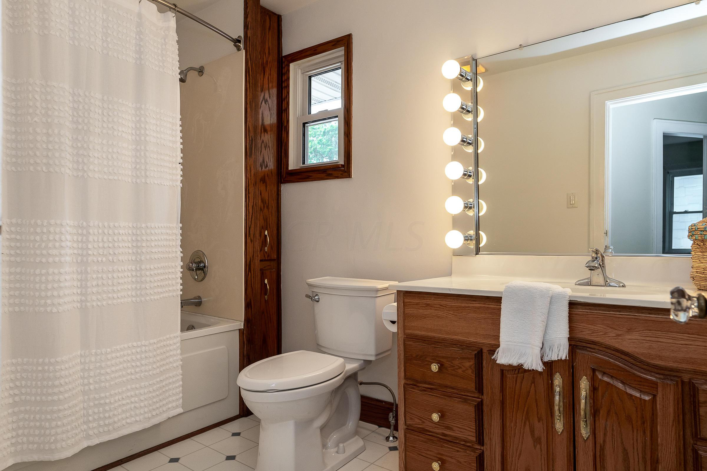 729 South Cassingham Road Columbus, OH 43209 - Photo 27 of 40