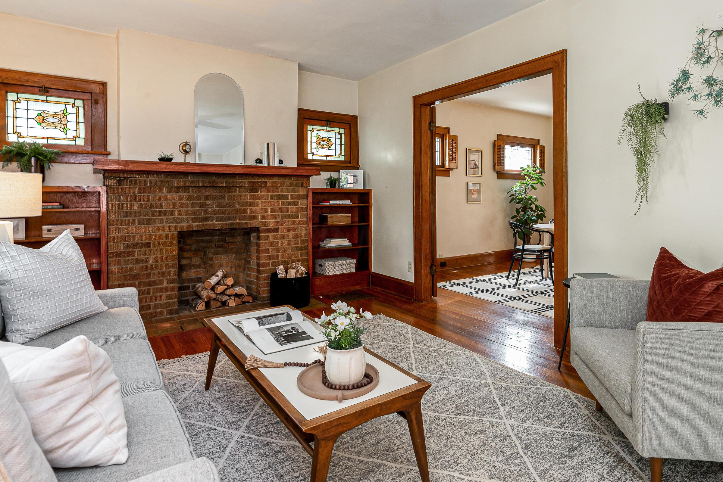 729 South Cassingham Road Columbus, OH 43209 - Photo 3 of 40