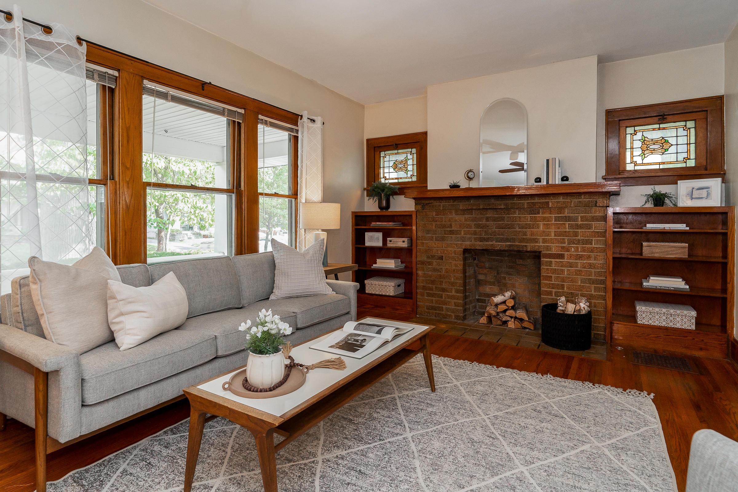 729 South Cassingham Road Columbus, OH 43209 - Photo 4 of 40