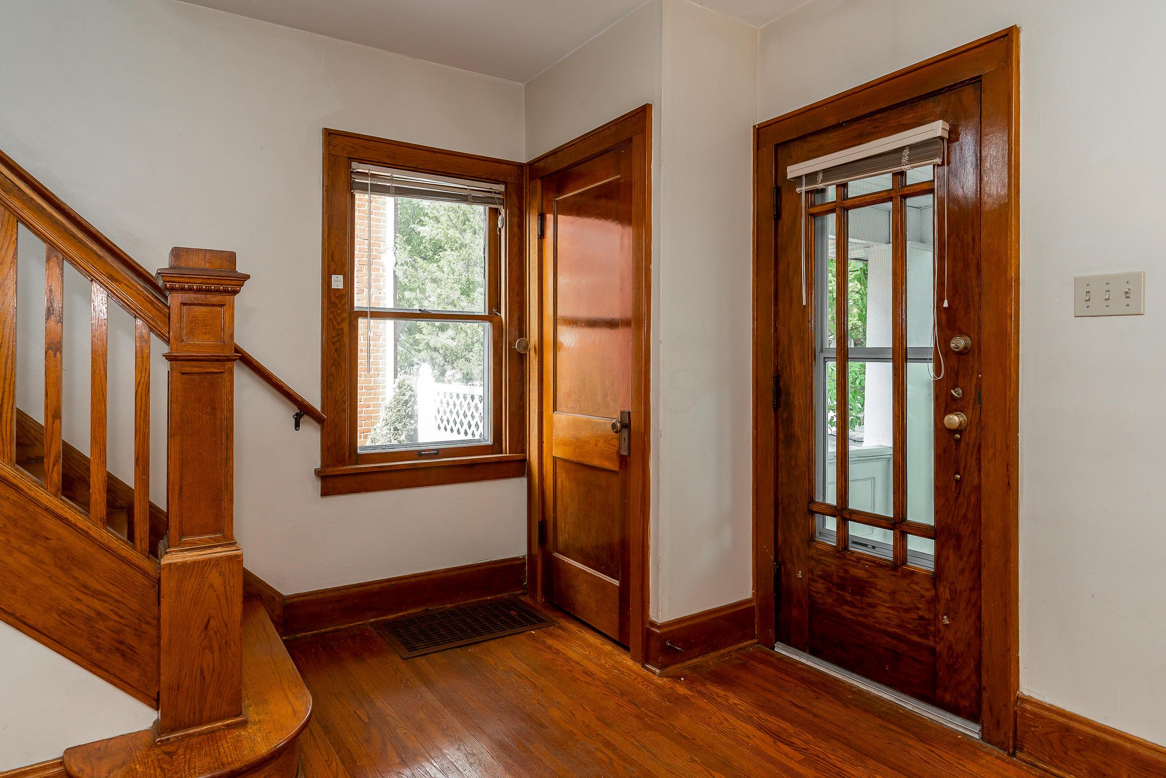 729 South Cassingham Road Columbus, OH 43209 - Photo 7 of 40