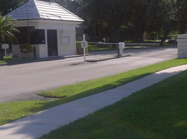 $2,100 | 3626 Whitehall Drive, Unit 304, West Palm Beach, FL 33401