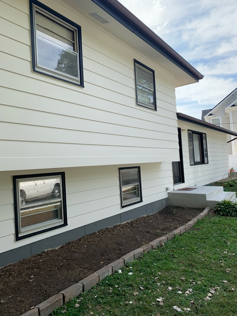 28W313 Batavia Road Warrenville, IL 60555 - Photo 2 of 47