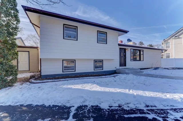 $429,900 | 28W313 Batavia Road, Warrenville, IL 60555