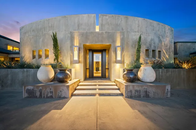 a view of a entryway of the house