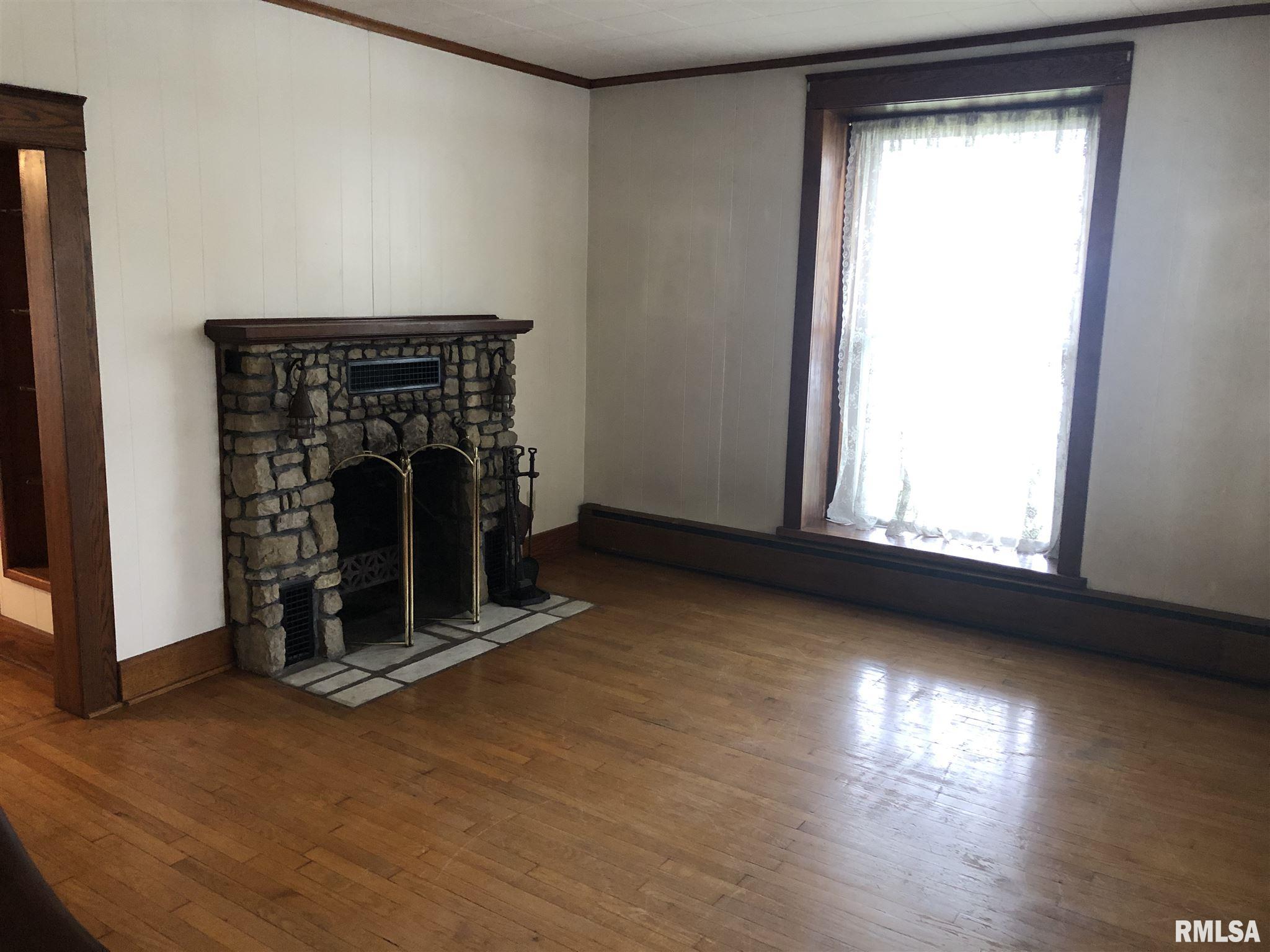 525 South 4th Street Clinton, IA 52732 - Photo 3 of 12 Gallery Image 3