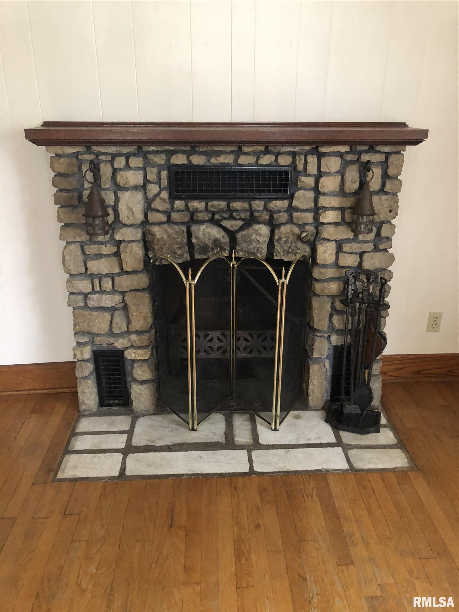 525 South 4th Street Clinton, IA 52732 - Photo 4 of 12 Gallery Image 4